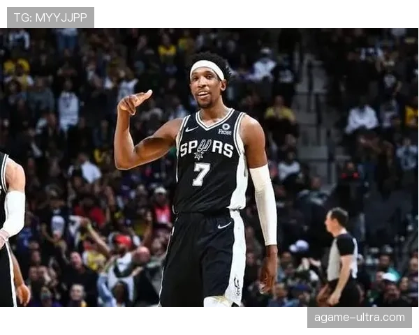 理查德森无球跑动拉开空间，3D属性提升球队进攻效率