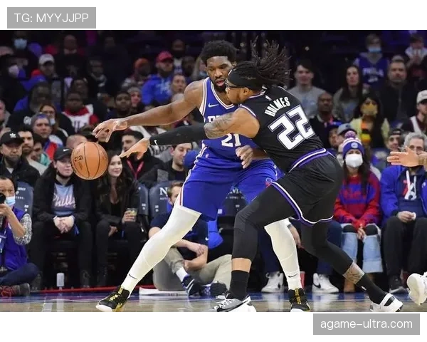 约翰·沃尔突破组织双重威胁提升球队关键时刻效率